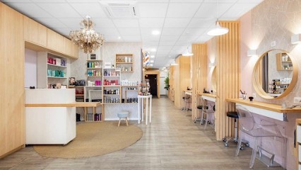 Planète Coiffure by Vanina, Salon de Coiffure à Lacanau