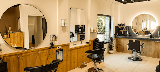 Les Nuances De Clarence Coiffeur à Riom-ès-Montagnes