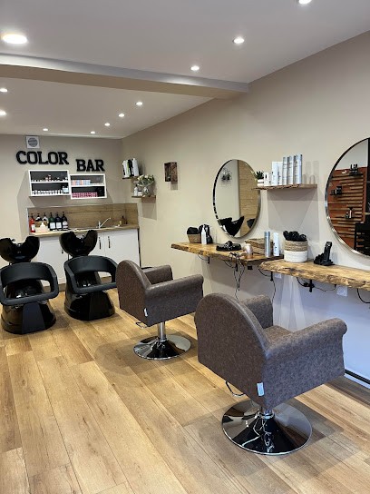 Laurine. R, Salon de Coiffure à Saint-Romain-de-Colbosc