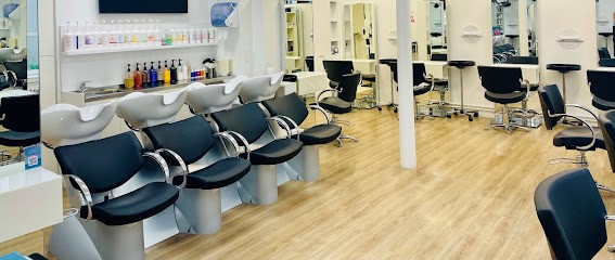 Académie Camille Albane, Salon de Coiffure à Paris 08
