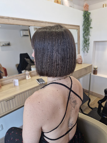 Le Bien-Être Du Cheveu By Joanna Coiffure Coiffeur à Peymeinade