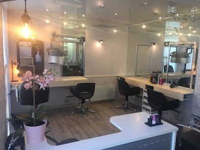 Le Reflet De Soi, Salon de Coiffure à Huisseau-sur-Mauves