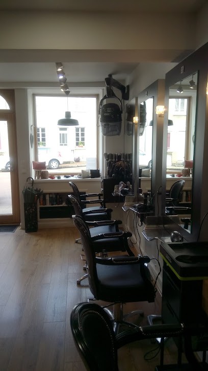 Créatif, Salon de Coiffure à Ligny-le-Châtel