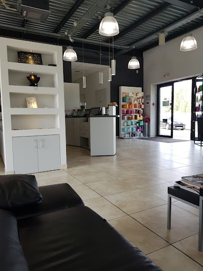 Camille Roy, Salon de Coiffure à Marly