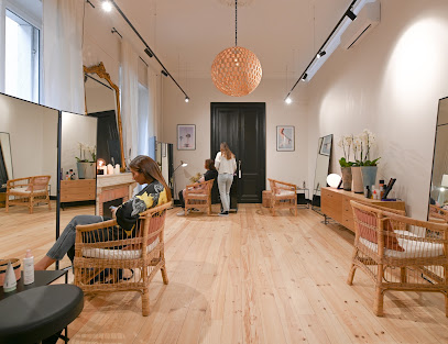 Girls Next Door Coiffeur à Bordeaux