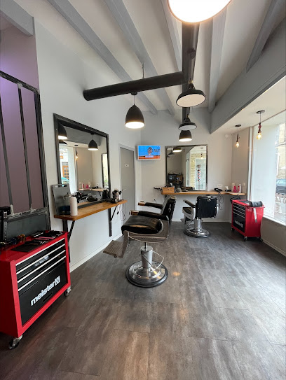 Le Double A, Barbier à Azay-le-Rideau