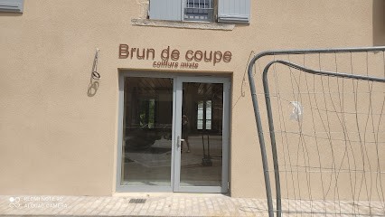 Un Brun de Coupe, Salon de Coiffure à Orléat