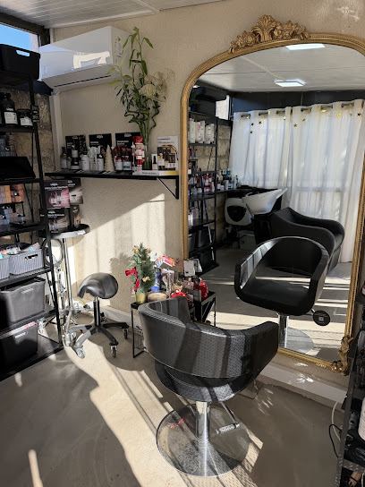Marie Lou Sabatier Salon De Coiffure Coiffeur à Graveson
