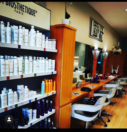 Le Coiffeur, Salon de Coiffure à Noisy-le-Roi