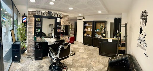 Caract’Hair coiffure mixte barbier, Salon de Coiffure à Vallon-Pont-d'Arc