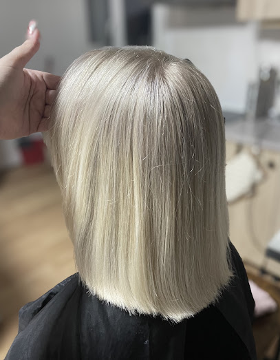 Maison Cp Coiffeuse Et Estheticienne À Domicile Coiffeur à Hénin-Beaumont