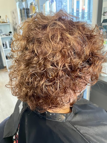 Le salon de Marine, Salon de Coiffure à Neuvic