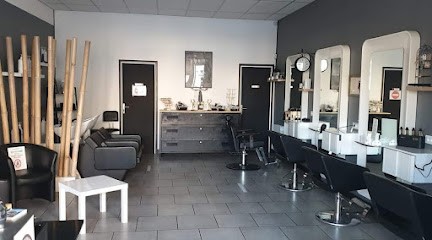 L Insolence Coiffure, Salon de Coiffure à Merville