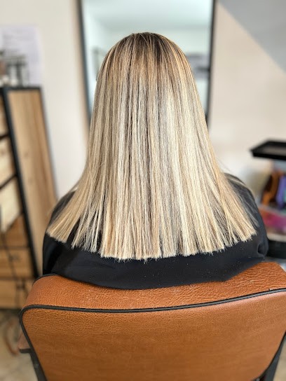 Jenni Hair 33, Salon de Coiffure à Cubzac-les-Ponts