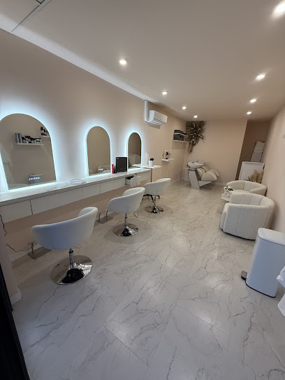 Moze Studio Coiffure Femme Coiffeur à Audenge