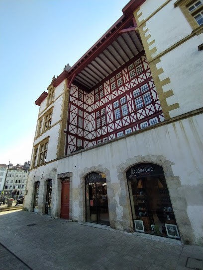 L Pour Elle L Pour Lui, Salon de Coiffure à Bayonne