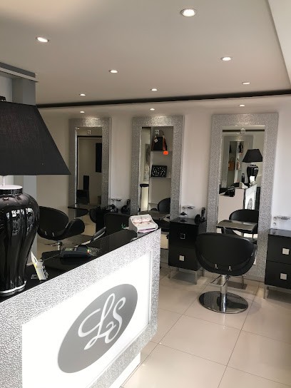LS Coiffure, Salon de Coiffure à Saint-Sébastien-de-Morsent