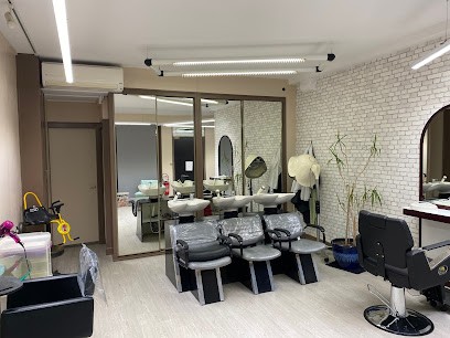 Le Petit Salon, Salon de Coiffure à Reuilly