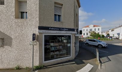 Fabienne Coiffure...feminin...junior...masculin, Salon de Coiffure à Saujon