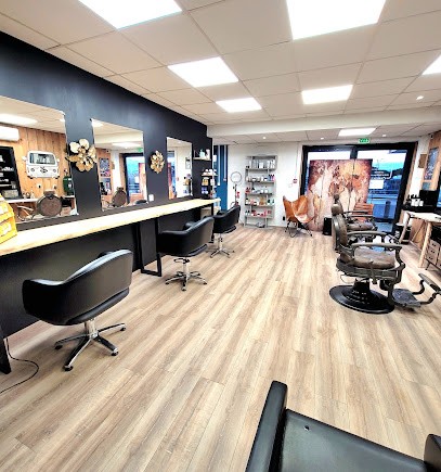 La Symetrie Coiffure Mixte Et Barbier, Salon de Coiffure à Trèbes