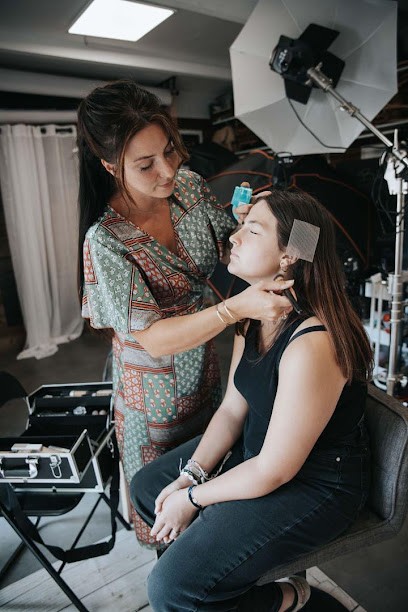 PE Coiffeur Maquilleur, Coiffeur à Domicile à Aramon