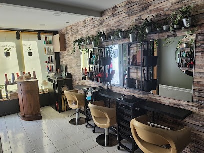 Claras Coiffure, Salon de Coiffure à Gretz-Armainvilliers