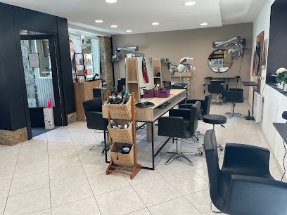 La Maison De La Coiffure, Salon de Coiffure à Colpo