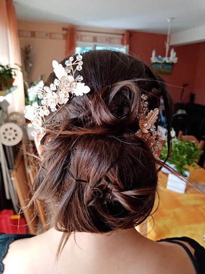 Carocoiff Coiffeuse à domicile, Coiffeur à Domicile à Malbouhans