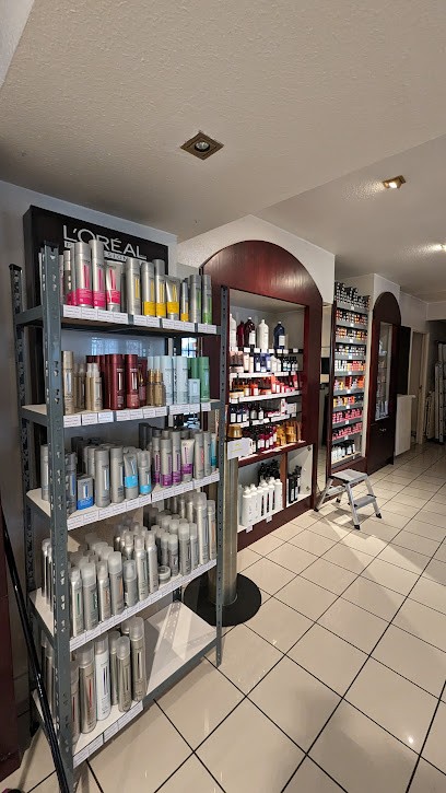 Studio 98 (Phil Coif), Salon de Coiffure à Guéret