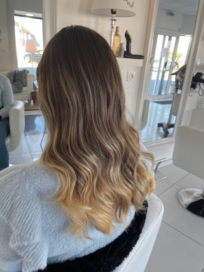 Salon Carré Noir, Salon de Coiffure à Vierzon