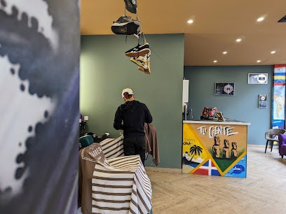 The Corner Barbershop, Barbier à Évry