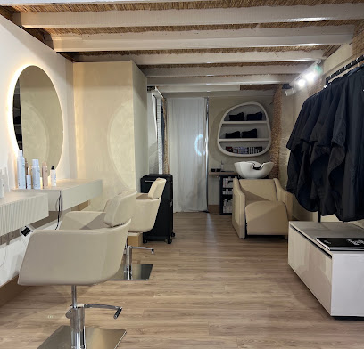Aime. Coiffeur à Sète