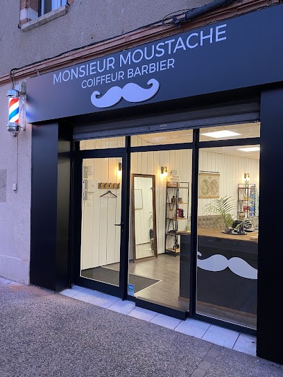 Monsieur Moustache, Barbier à Muret