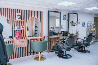 Bees Coiffeur à Houtaud