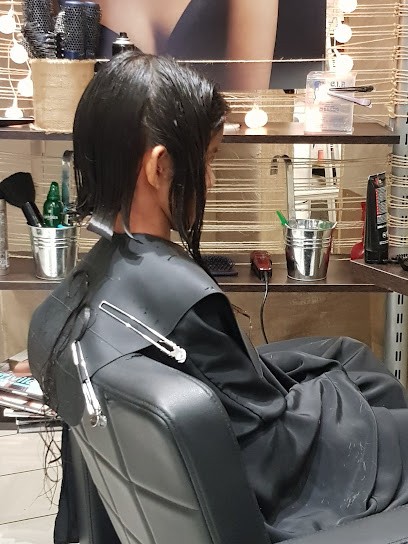 Avantage, Salon de Coiffure à Grenade