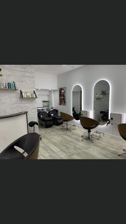 Instant Coiffure, Salon de Coiffure à Saint-Laurent-du-Var