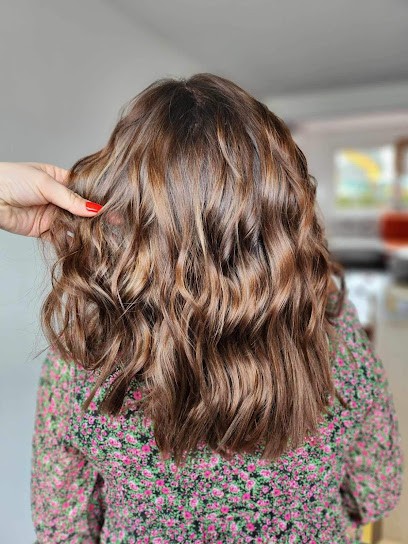 L'atelier de Léa. Léa coiffure à domicile, Coiffeur à Domicile à Hazebrouck