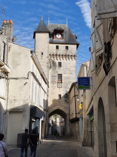 Salon de l'horloge, Salon de Coiffure à Saint-Jean-d'Angély