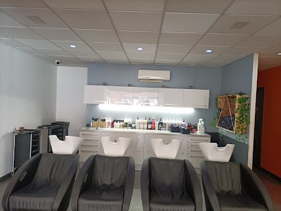 Just For You By Emilie, Salon de Coiffure à Boulogne-sur-Mer