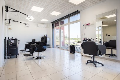 Terry Salmon, Salon de Coiffure à Pourrières