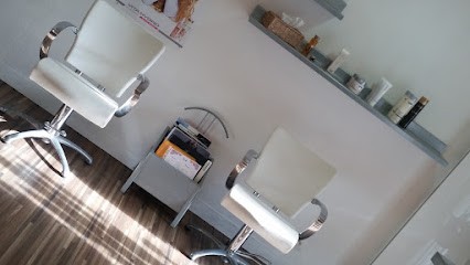 L'atelier Du Cheveu, Salon de Coiffure à Lampaul-Guimiliau