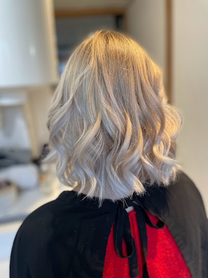 Maureen Coiffure, Coiffeur à Domicile à Charmoy