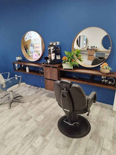 Les Ciseaux d'Angéline, Salon de Coiffure à Piégut-Pluviers