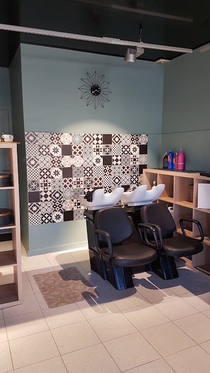 Lys hair Coiffure, Salon de Coiffure à Châteaurenard