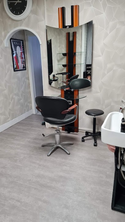 Salon Chez Valentin, Salon de Coiffure à Denain