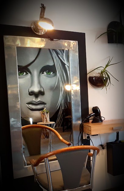 CoiffeurL'atelier De Nelly, Salon de Coiffure à Ménigoute