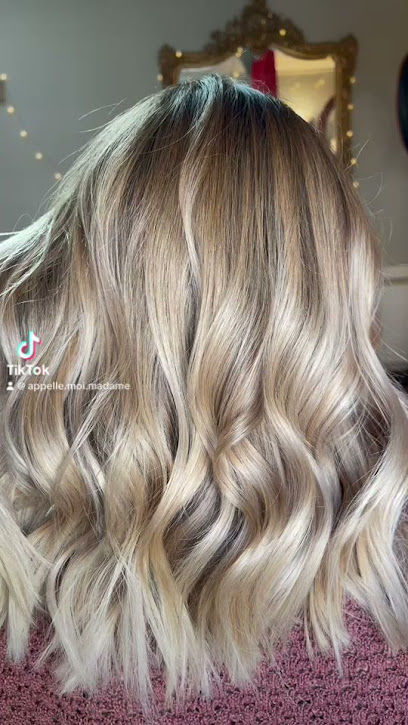 Appelle Moi Madame Coiffeur à Saint-Sulpice-et-Cameyrac