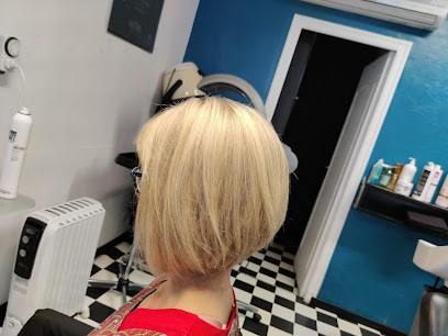 Louis-J, Salon de Coiffure aux Salles-Lavauguyon