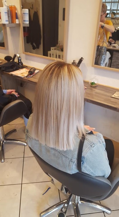 L'Instant By Tania, Salon de Coiffure au Val d'Hazey