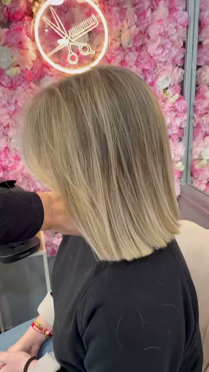Glow Création By Djam Coiffeur à Albertville